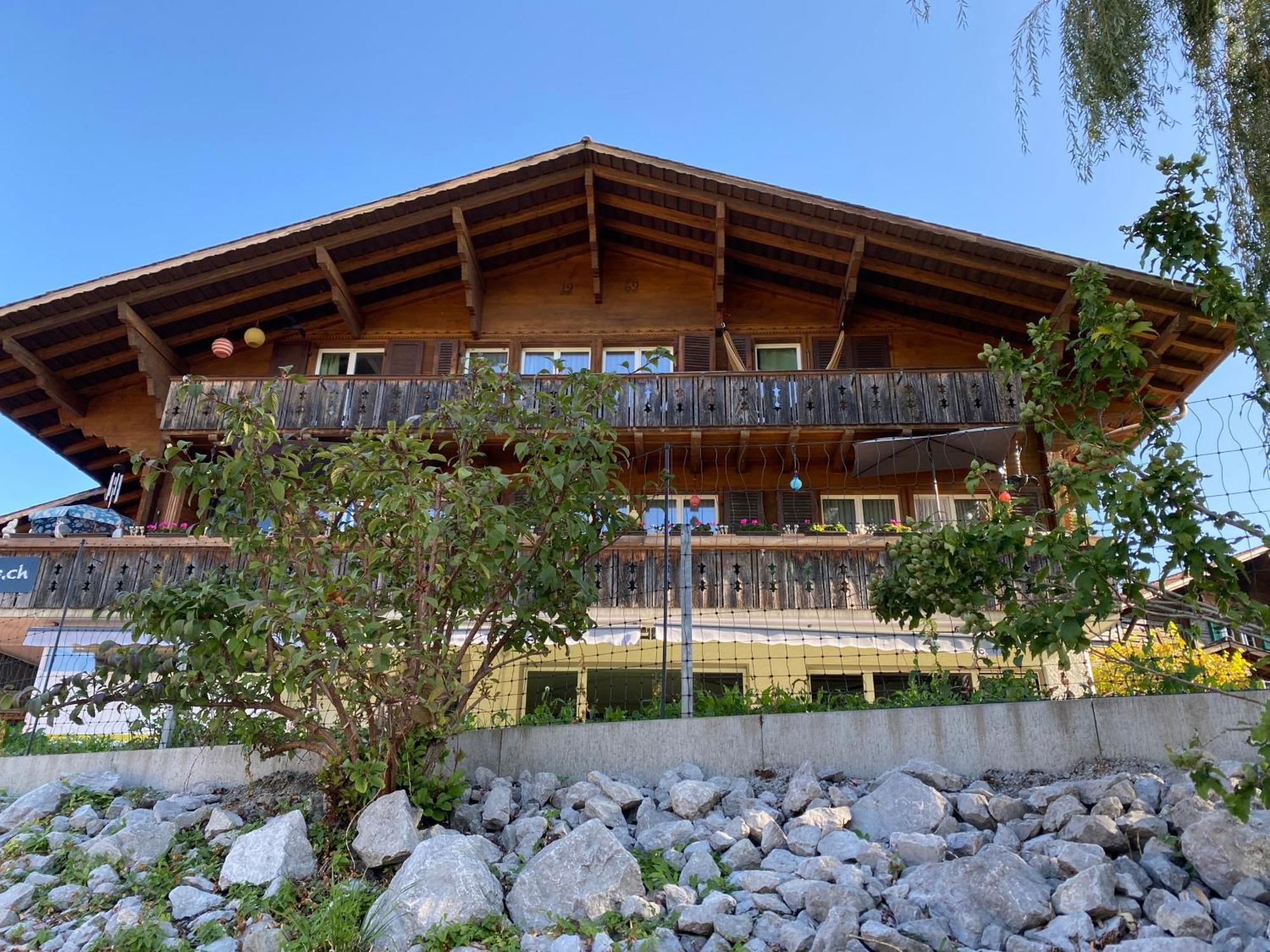 See Und Berge Family Faulensee Exterior foto